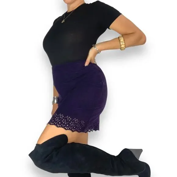 90's FASHION BUG purple faux suede mini skirt with floral cut out along bottom - Picture 9 of 14